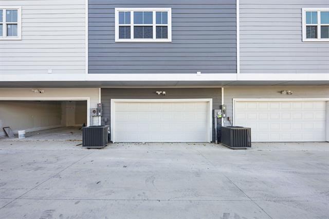 Building Photo - 266 Harris St