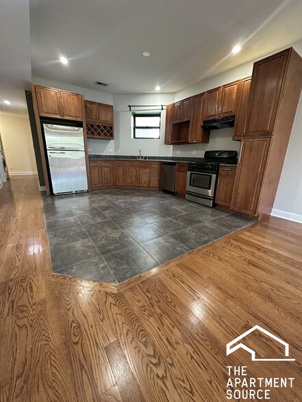 Building Photo - 4336 S Indiana Ave