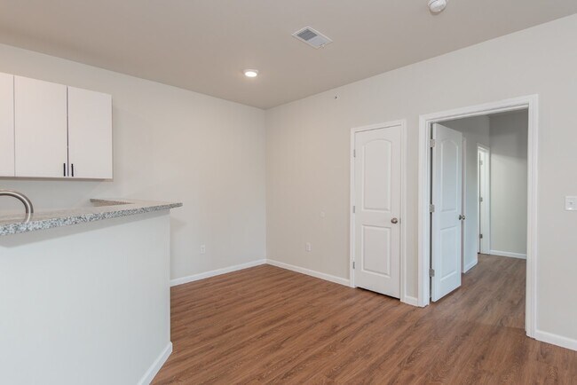 Building Photo - 137 Harmony Mdws Ct
