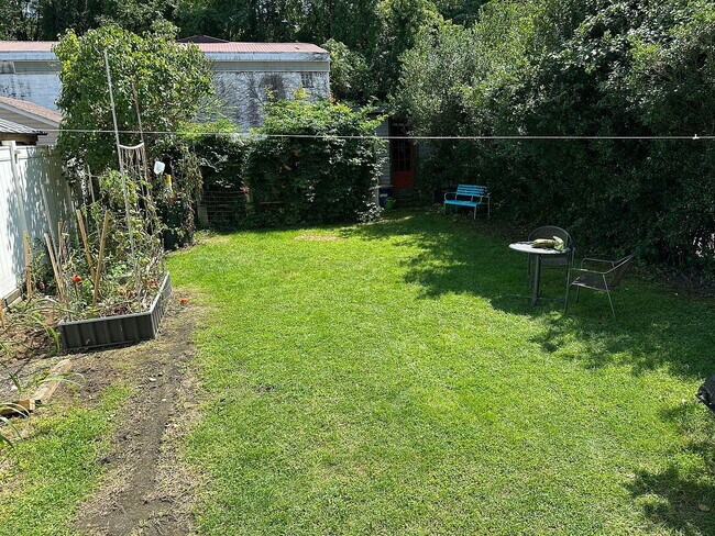 Building Photo - Single Family Home