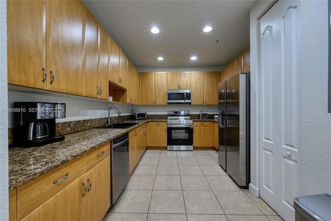 Building Photo - 430 SW 147th Ave