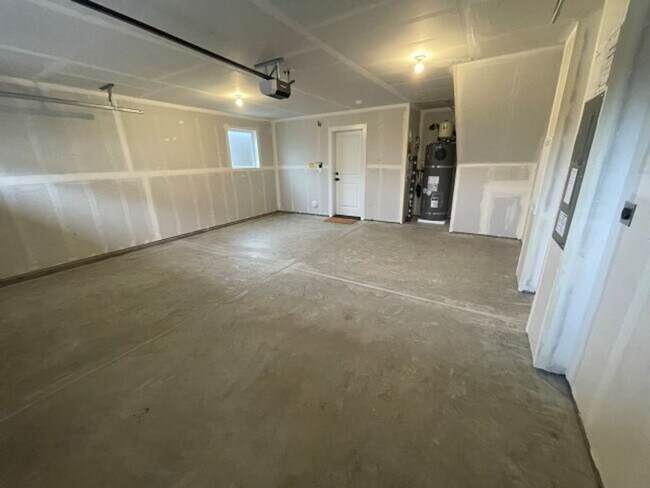 Building Photo - 4Bd/3.5Ba Snohomish Townhouse