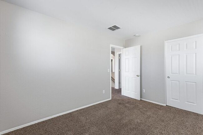 Building Photo - Large two story home in San Tan Heights!