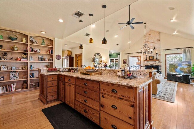 Building Photo - 309 Ridge Oak Dr