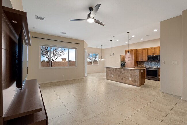 Building Photo - 1981 Sunview Ct