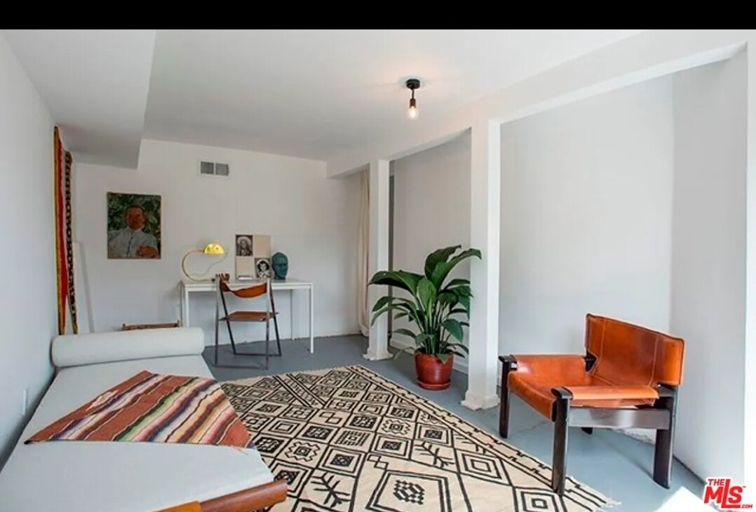 downstairs - 429 N Ave 51