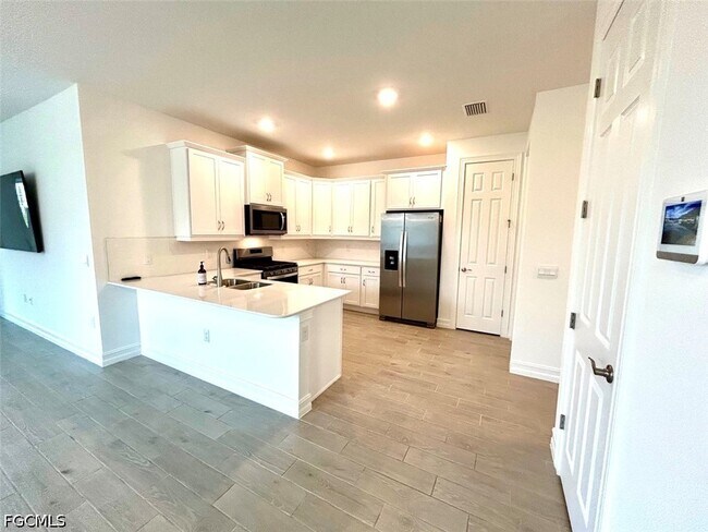 Building Photo - 43806 Blue Heron Ln