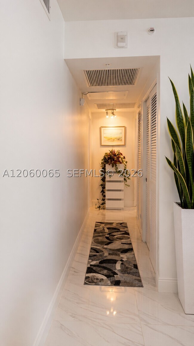 Building Photo - 2501 S Ocean Dr