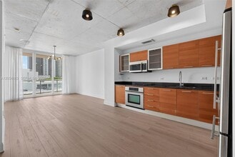 Building Photo - 3470 E Coast Ave