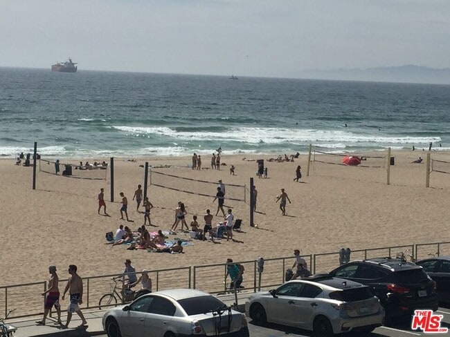 Building Photo - 472 Rosecrans Ave