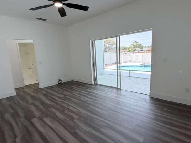 Building Photo - 906 Berwick Dr