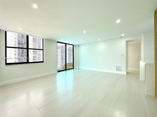 Building Photo - 18151 NE 31st Ct