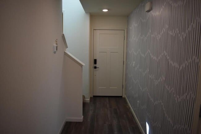 Building Photo - 703 Irma Dr