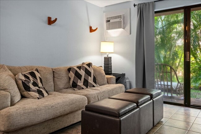 Building Photo - 2br - Kihei Shores-Nice and Cool 2/2 Groun...