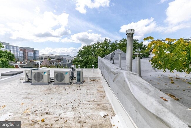Building Photo - 1133 5th St NW