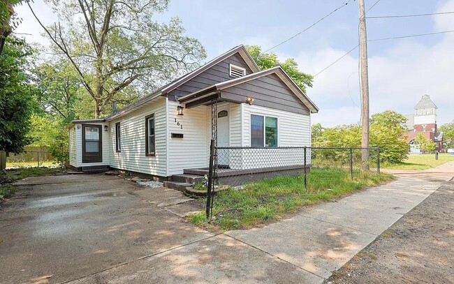 Building Photo - 161 E Barney Ave