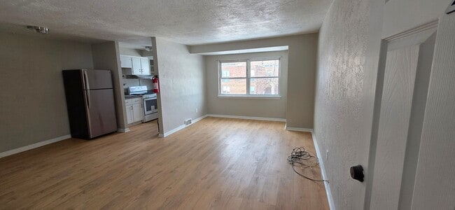 Building Photo - 2 bedroom renovated apartment in Norristown $1,800/mo