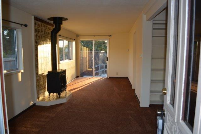 Building Photo - Sweet in-town mobile, very cute 1 bedroom