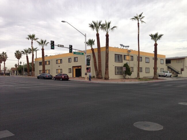 Building Photo - 1116 E Ogden Ave