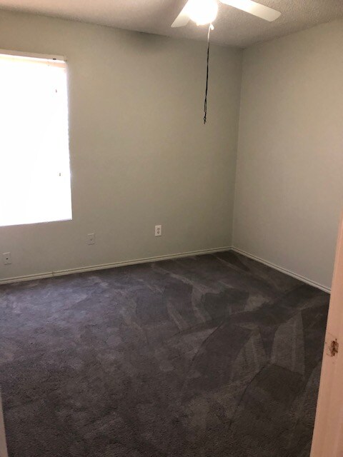 Building Photo - 909 NW Summercrest Blvd