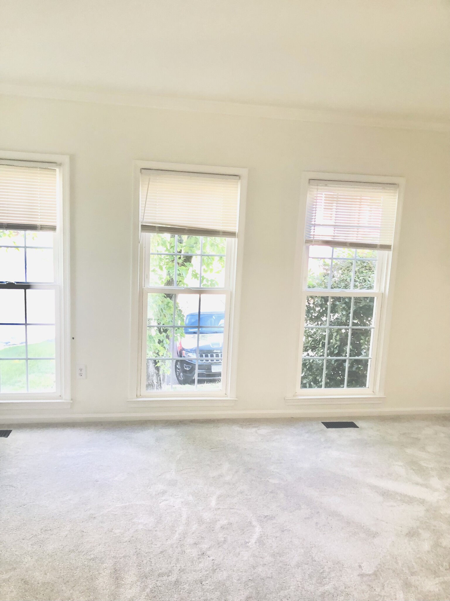 Building Photo - 46808 Trumpet Cir