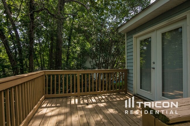 Building Photo - 6 Forestgrove Ct