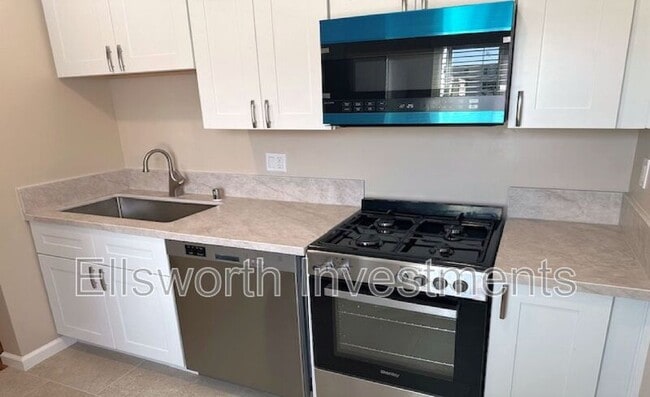 Primary Photo - 3523 Park Blvd