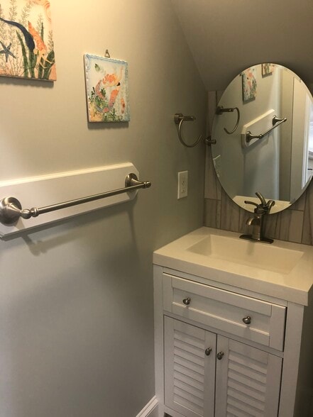 Building Photo - 1004 Breedon Ct