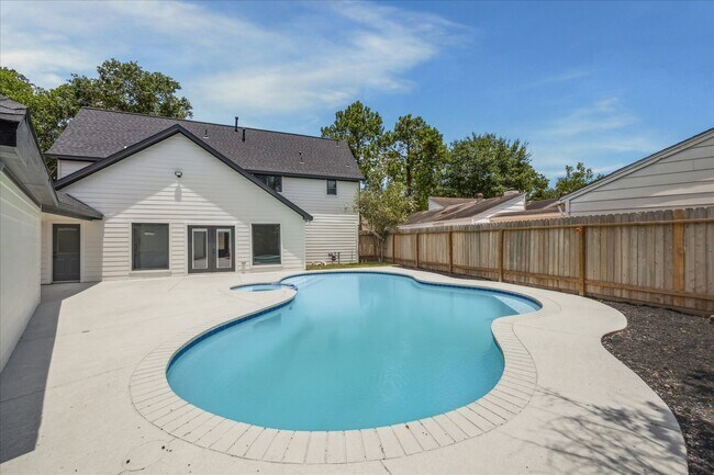 Building Photo - 20223 Laurel Lock Dr