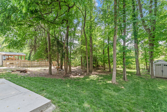 Building Photo - 8818 Sharonbrook Dr