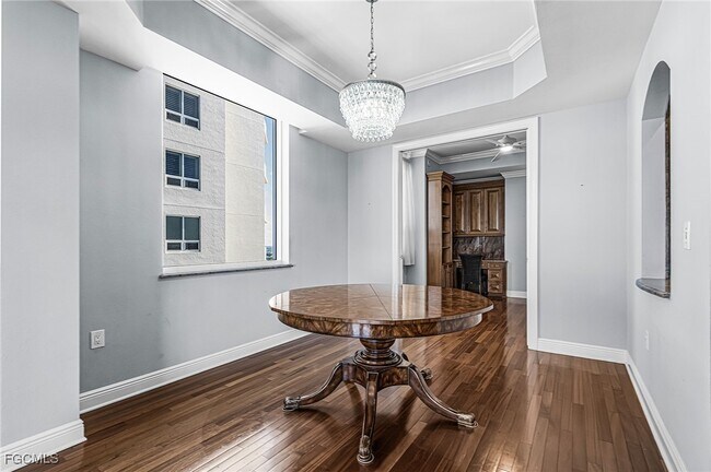 Building Photo - 2104 W First St