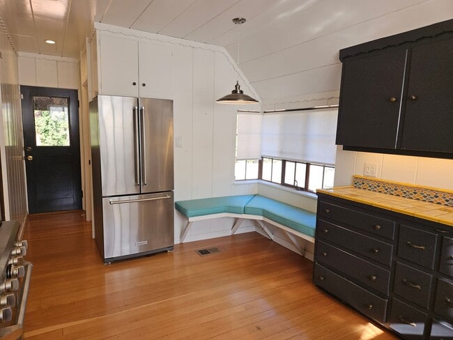 Building Photo - Stunning 1 Bed 1.5 Bath Naglee Park Home W...