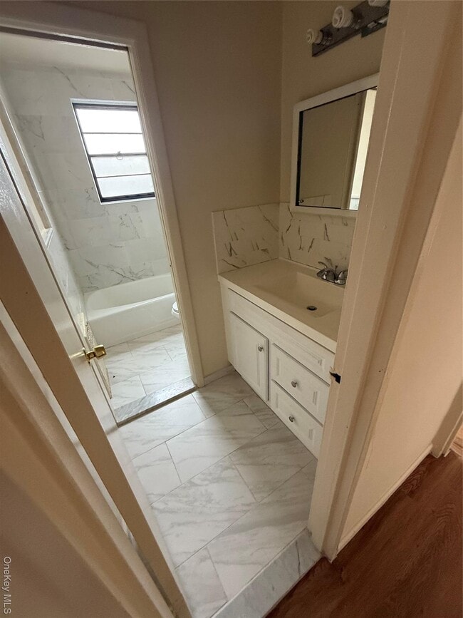 Building Photo - 190 1st St