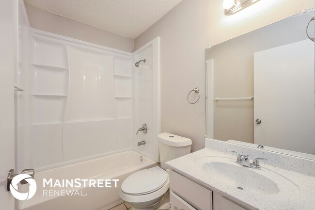 Building Photo - 7506 Ledgebrook Dr