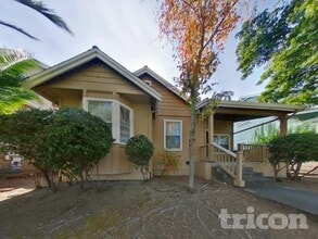 Building Photo - 715 Lotz Way