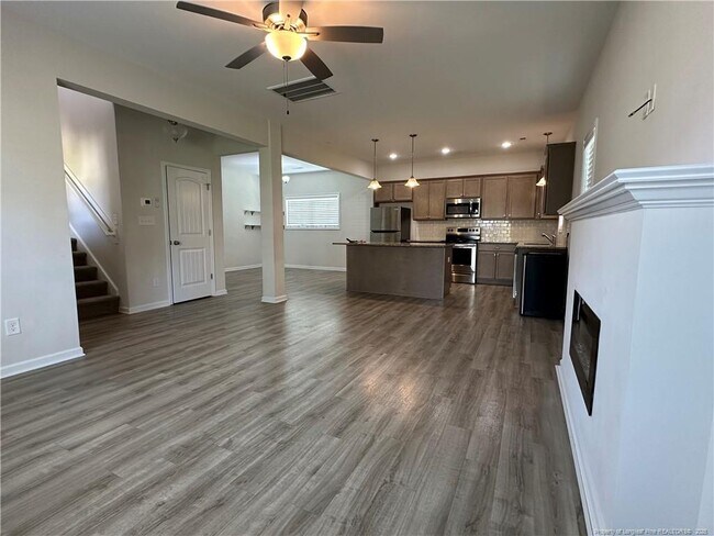 Building Photo - 158 Ledgebrook Ln