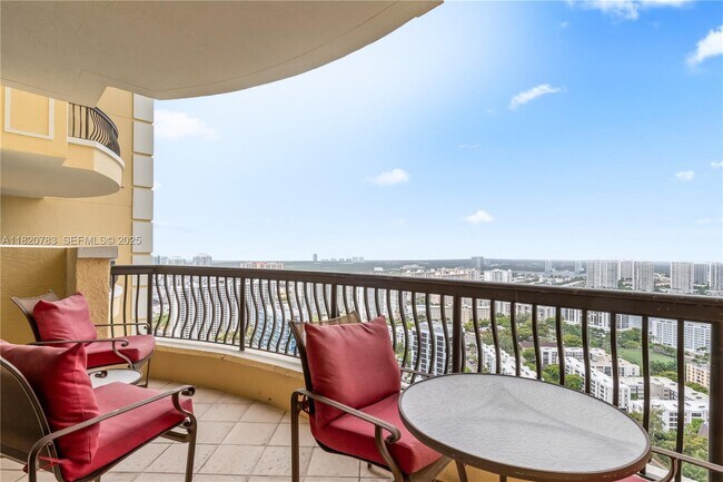 Building Photo - 17875 Collins Ave