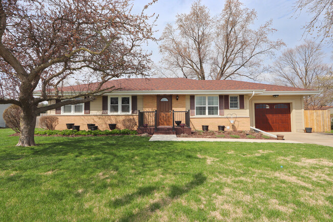Primary Photo - 1050 E Southmor Rd