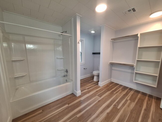 Building Photo - 3405 N Redlands Rd