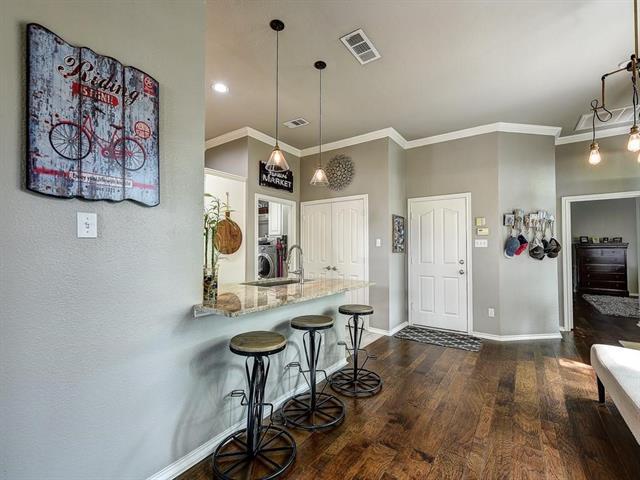 Building Photo - 3621 Granbury Dr