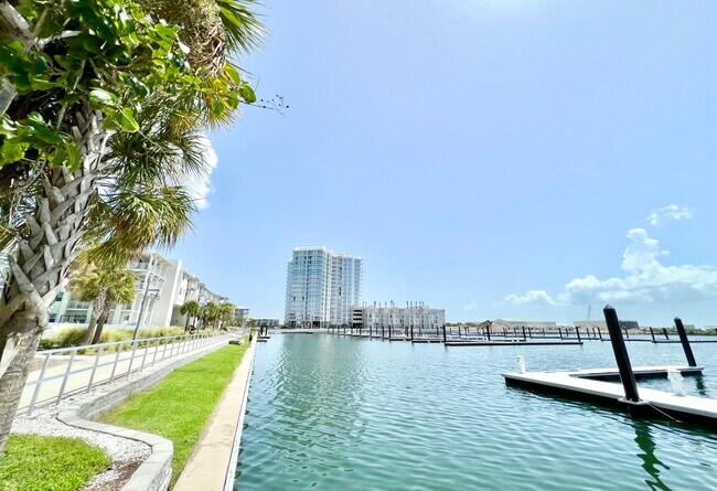 Building Photo - 5120 Bridge St