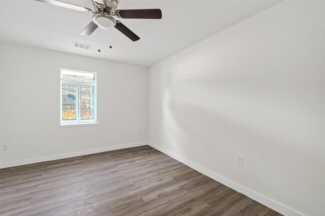 Building Photo - 8221 Bigwood St