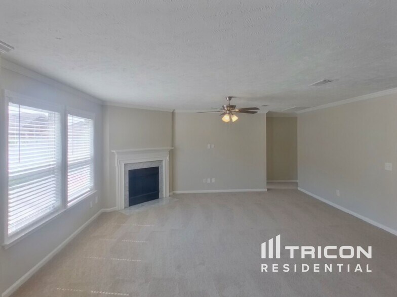 Building Photo - 3423 Country Almond Way