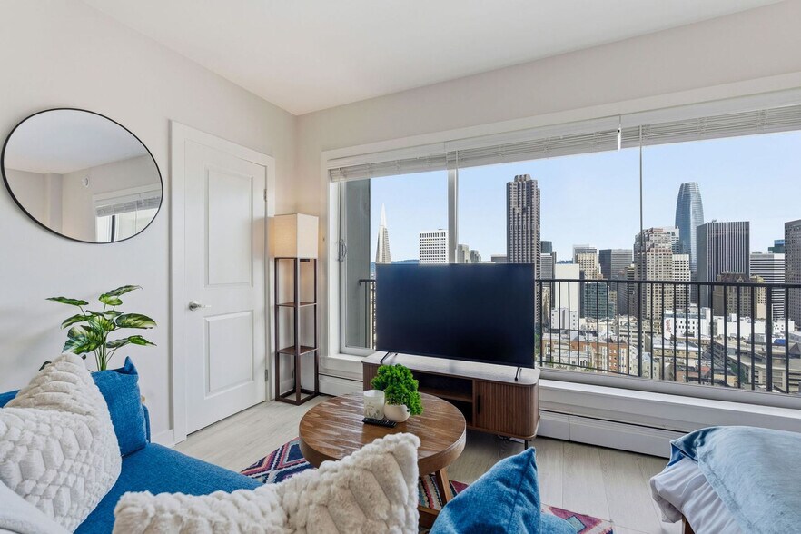 Building Photo - 899 Pine St