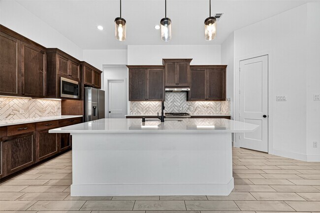 Building Photo - 10727 River Walk Dr