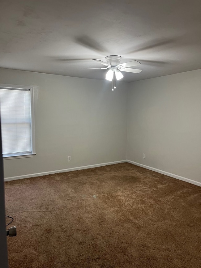 Building Photo - 105 Cove Landing Dr