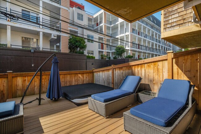 Building Photo - 931 N 35th St