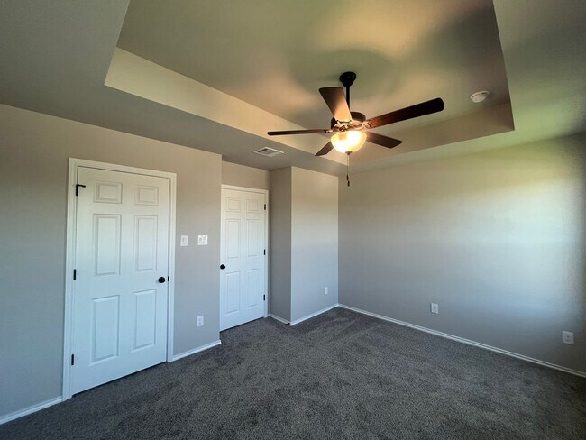 Building Photo - 8615 Valentina Wy