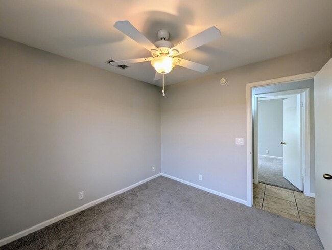 Building Photo - 15746 W Elm St