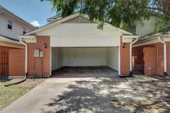 Building Photo - 4400 Carter Creek Pkwy